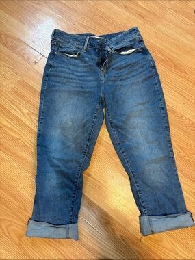 Signature by Levi Strauss mid rise capri  Jeans